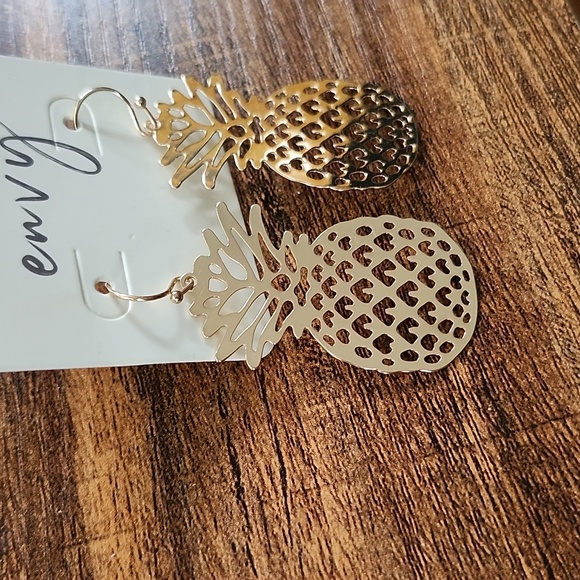 Pineapple earrings NWT - Picture 2 of 6